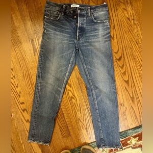 Moussy vintage straight leg jeans, slightly distressed. Size 28